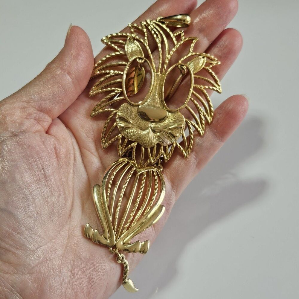 Vintage Alan Articulated Gold Tone Lion Pendant